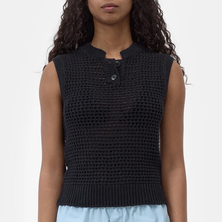 CLOSED CREWNECK VEST