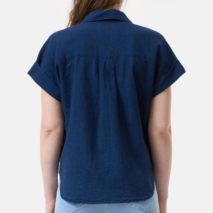 CLOSED SHORT SLEEVE BUTTON UP SHIRT
