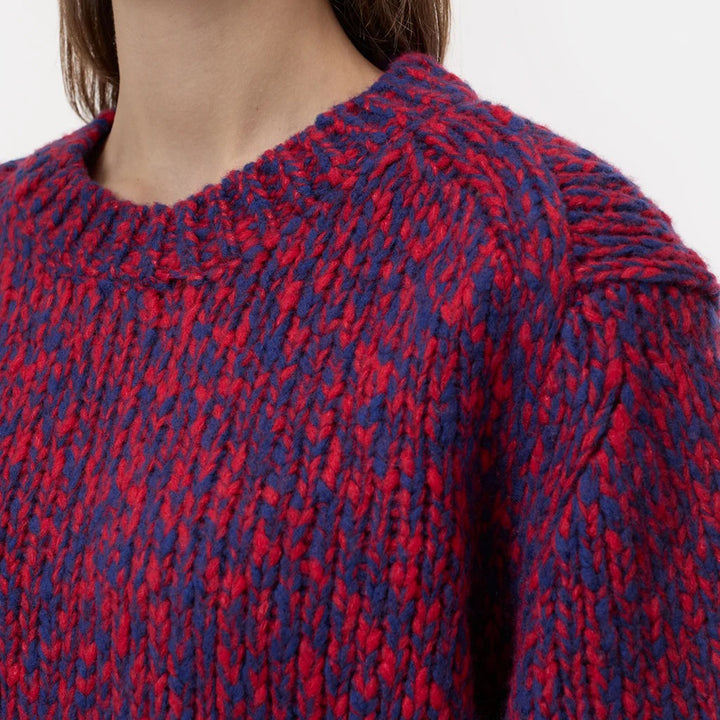 CLOSED CROPPED CREWNECK SWEATER
