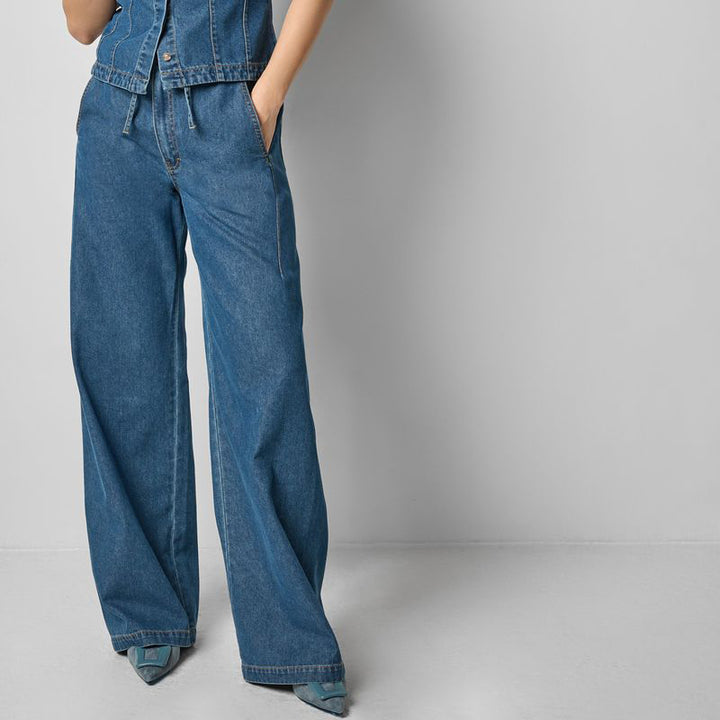 LILLA P STRAIGHT LEG JEAN