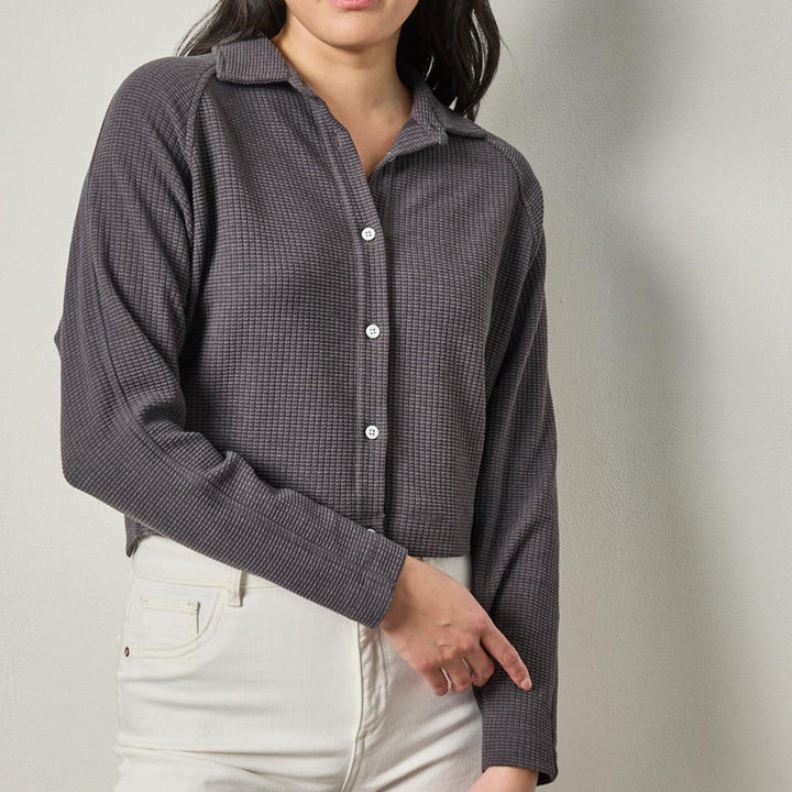 LILLA P EASY RAGLAN BUTTON DOWN