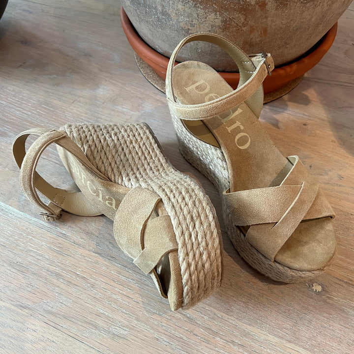 PEDRO GARCIA DALYS WEDGE