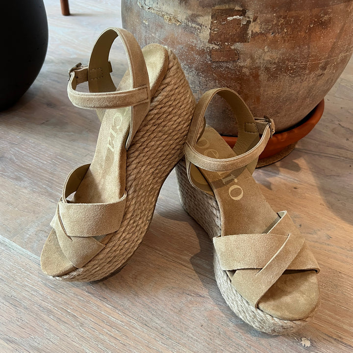 PEDRO GARCIA DALYS WEDGE