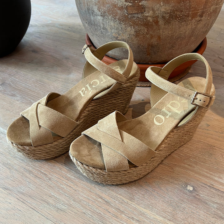 PEDRO GARCIA DALYS WEDGE
