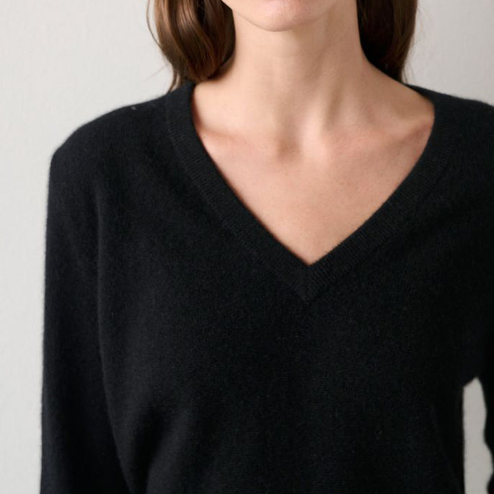 WHITE & WARREN CASHMERE V-NECK